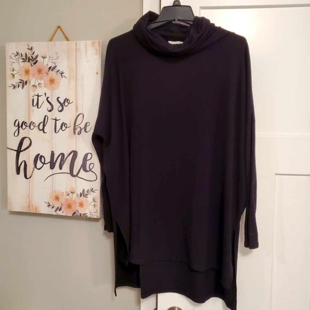 Black, cowl neck tunic. With slits on both sides. Zenana, Size large